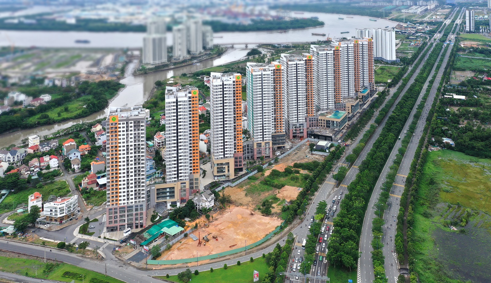 the-sun-avenue-phoi-canh-tong-the-banner