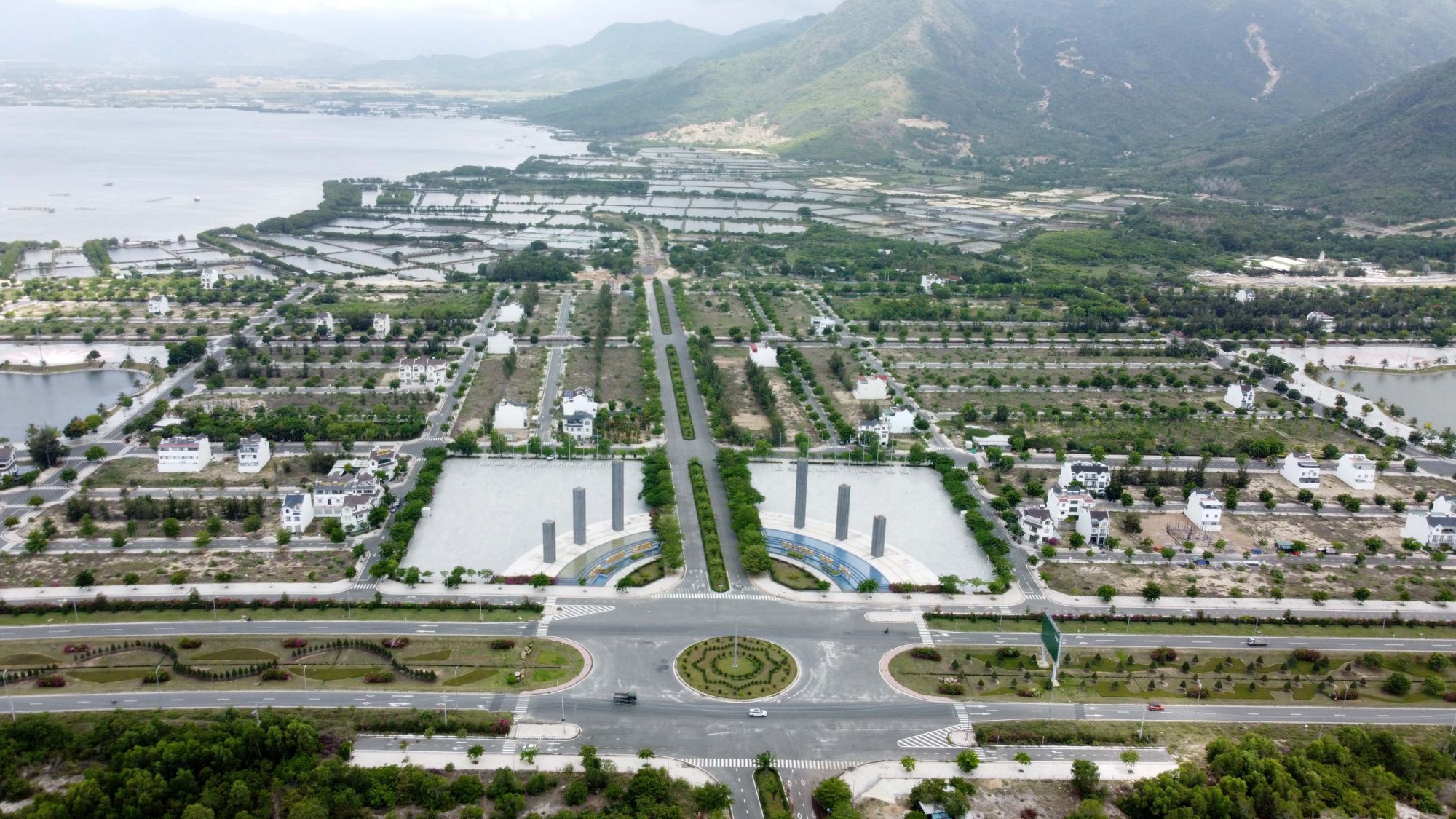 golden-bay-bai-dai-cam-ranh-nha-trang-khanh-hoa-dat-nen-nha-pho-biet-thu-hung-thinh-propertyx